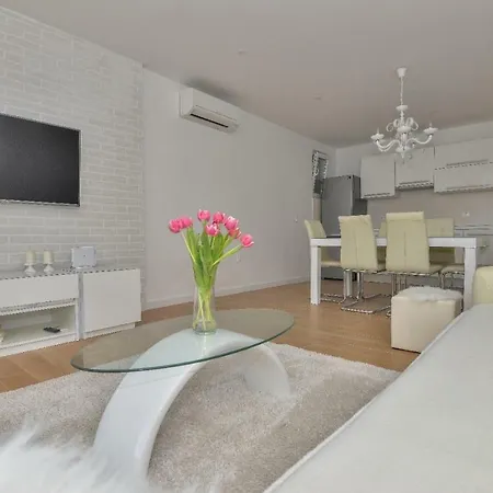 Jelena Apartman