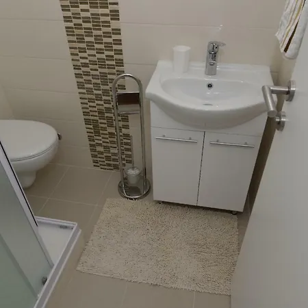 Jelena Apartman *